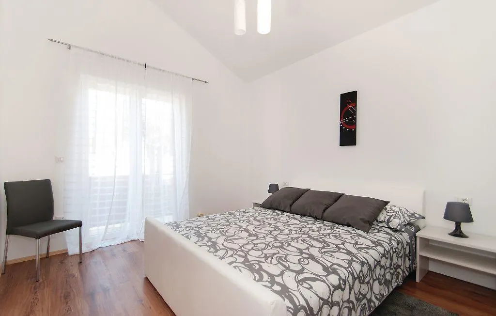 Villa Kontesici 12 Marasi